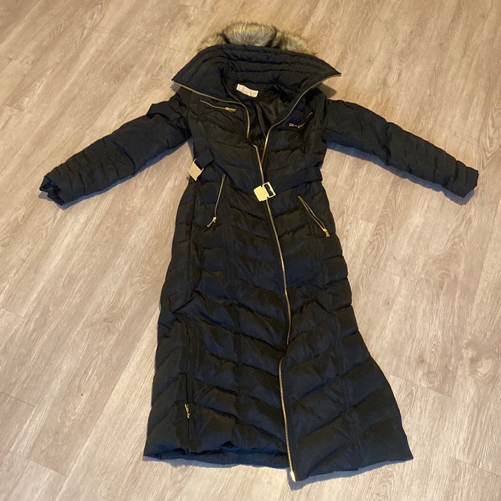 Winter jacket I barely used it doesn’t fit me anymore